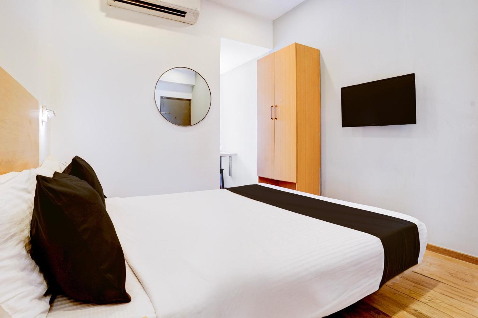 Townhouse Khar The Habitat Hotell Mumbai Eksteriør bilde