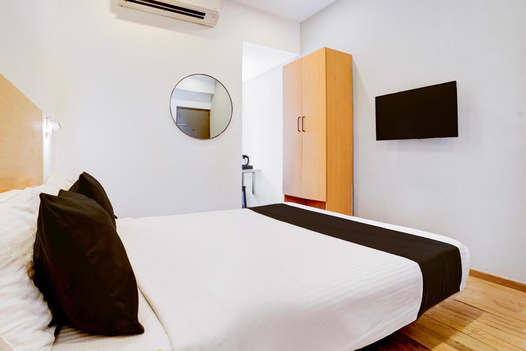 Townhouse Khar The Habitat Hotell Mumbai Eksteriør bilde