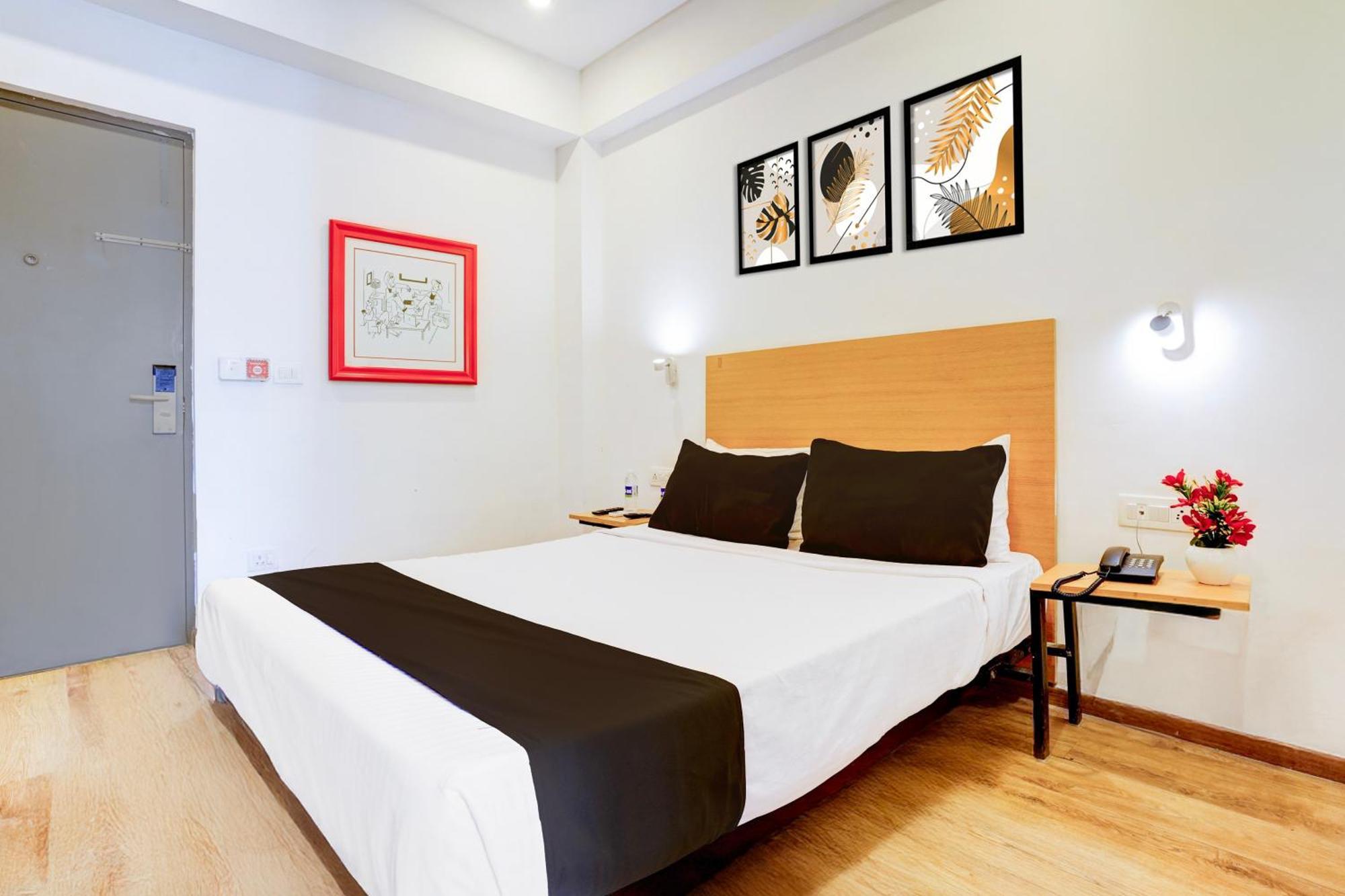 Townhouse Khar The Habitat Hotell Mumbai Eksteriør bilde